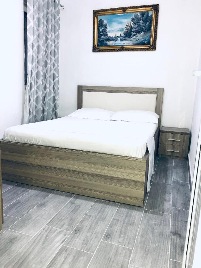 Sandri Apartment Himarë Extérieur photo